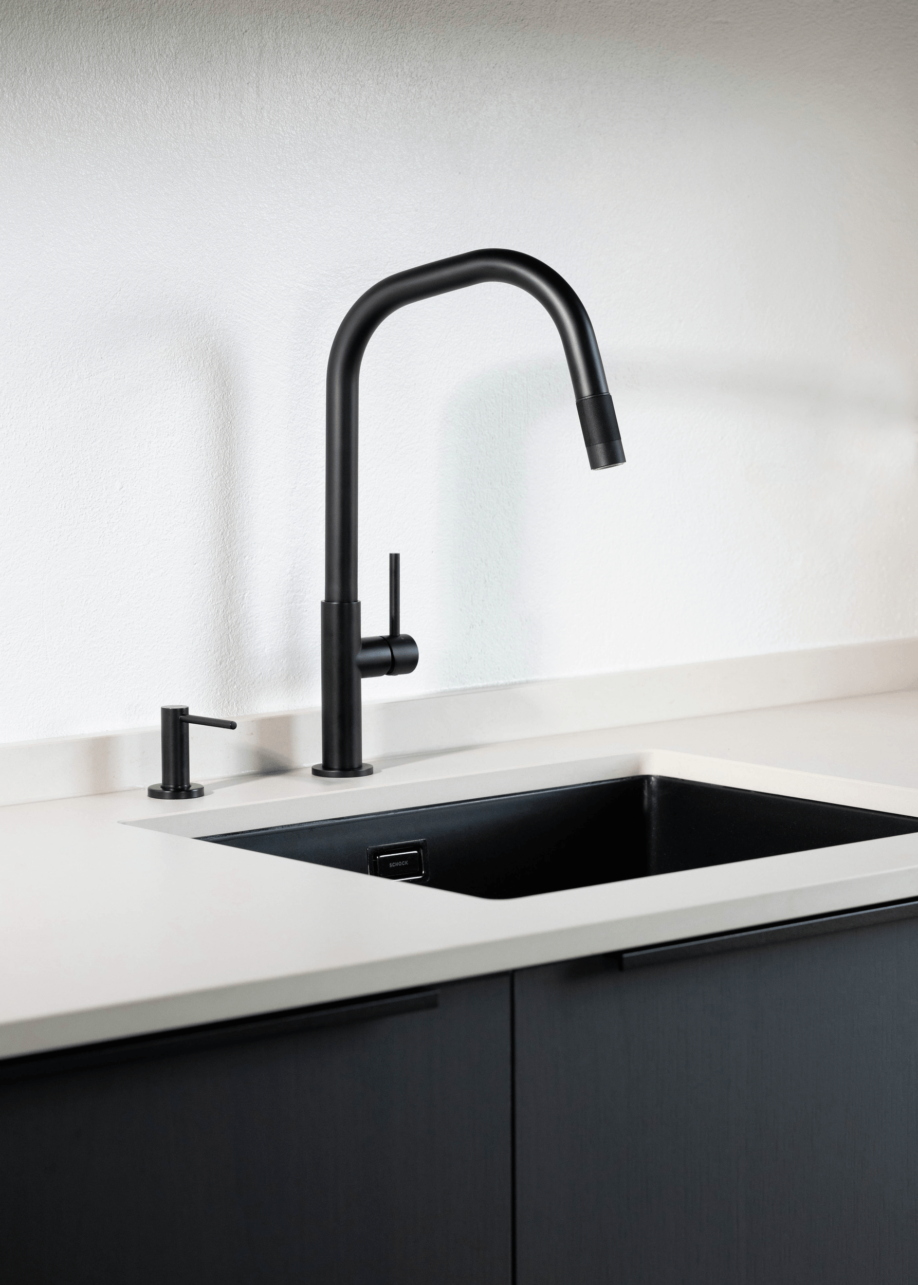 СМЕСИТЕЛ SCHOCK TALINOS PULL OUT BLACK